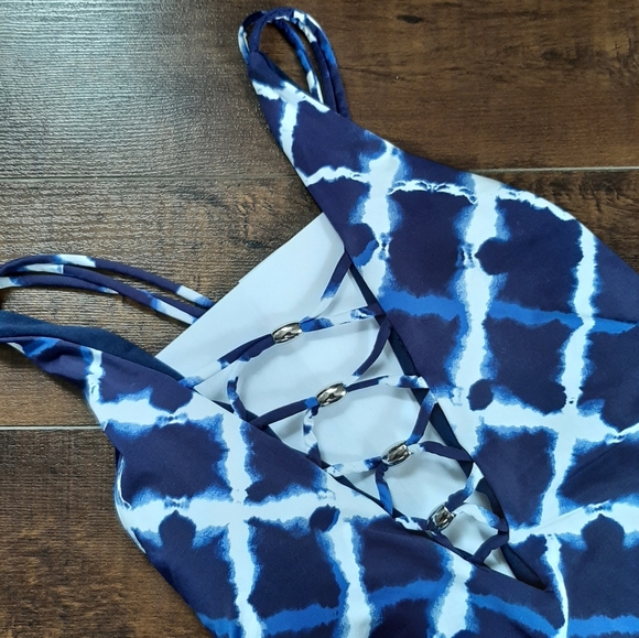 TiniBikini Deep V One Piece Swimsuit Size Small - Picture 5 of 8